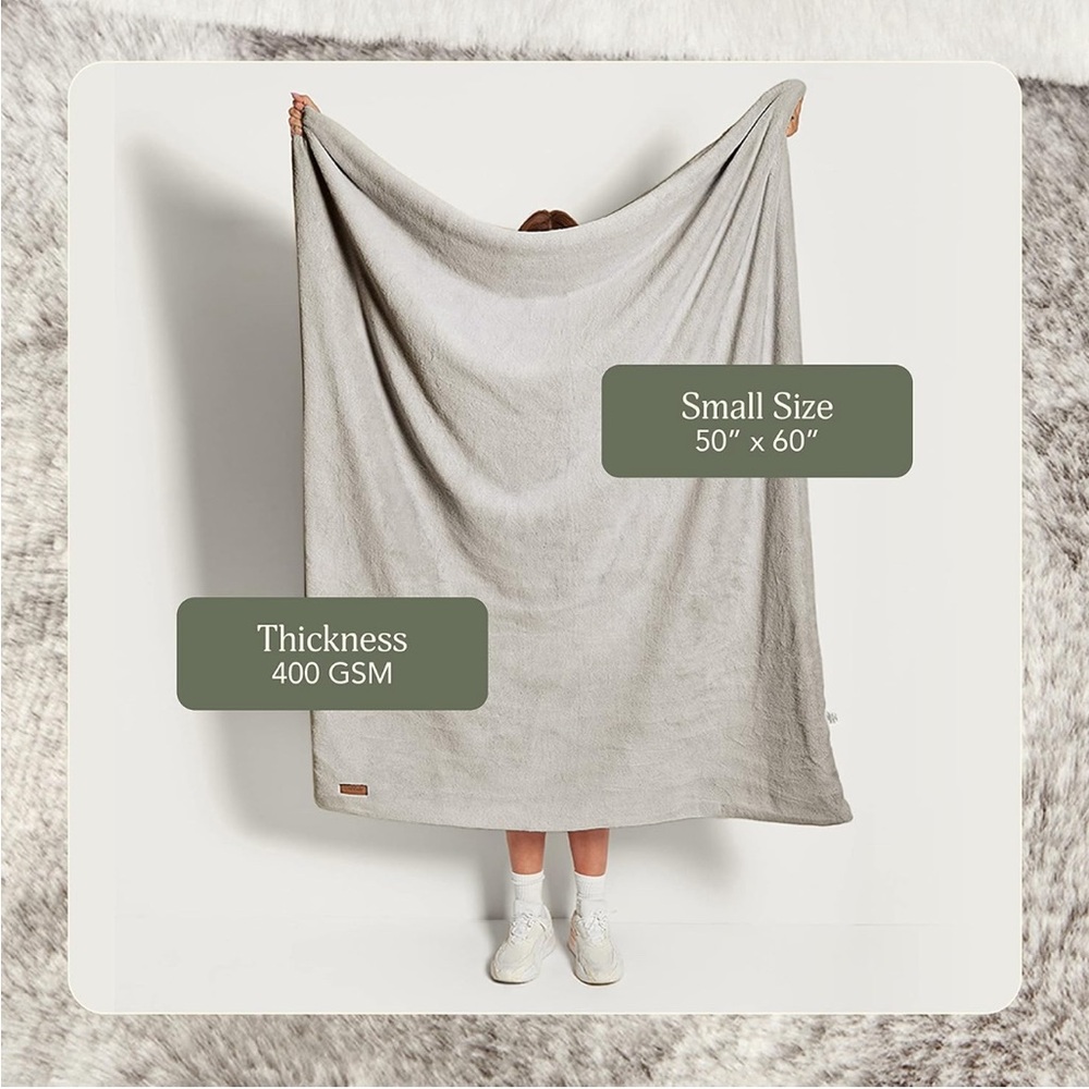 Barely used Unhide lil marsh small blanket 50x60 in